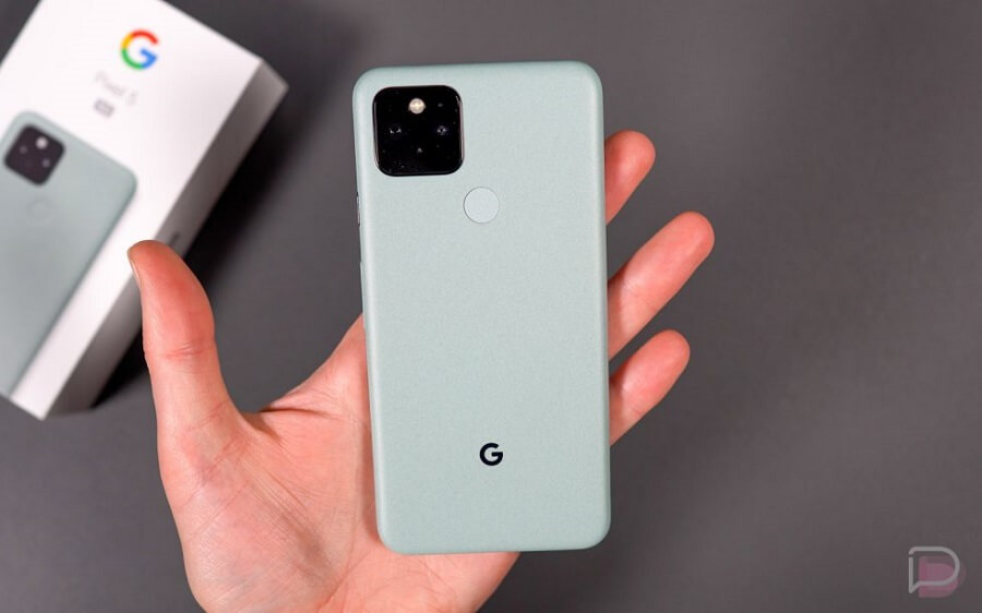 داخل جعبه Google Pixel 5